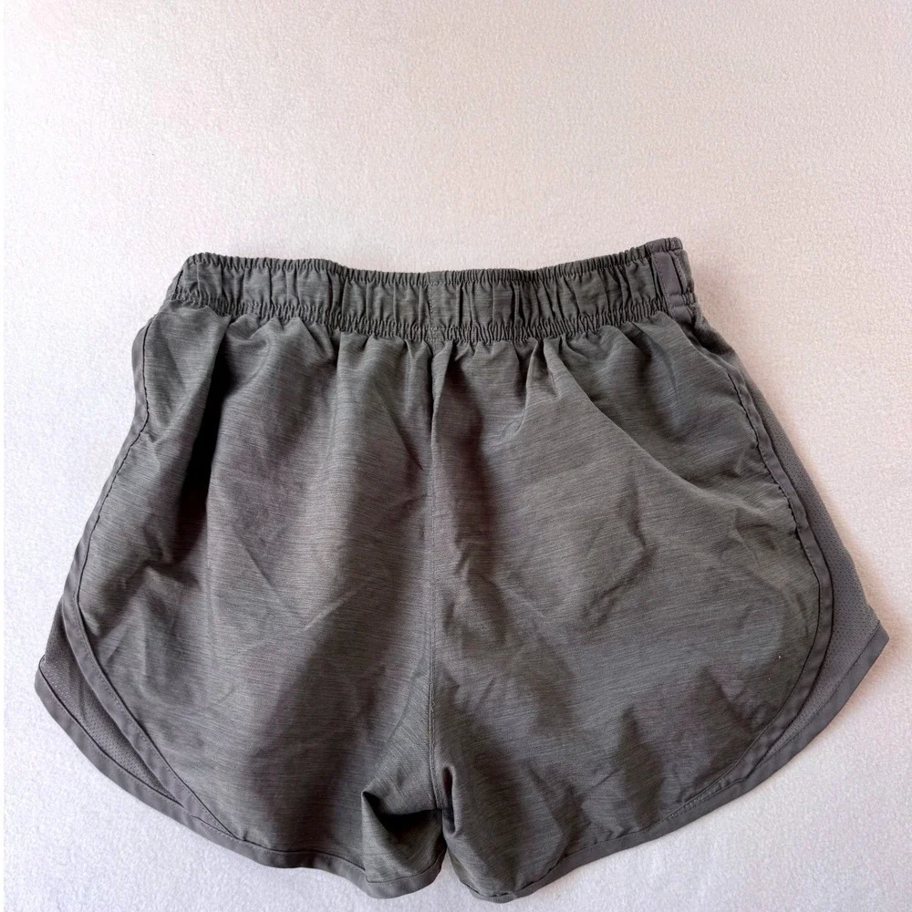 Nike Women's XS Dri-FIT Tempo Running Shorts Gray Mesh Athletic Workout